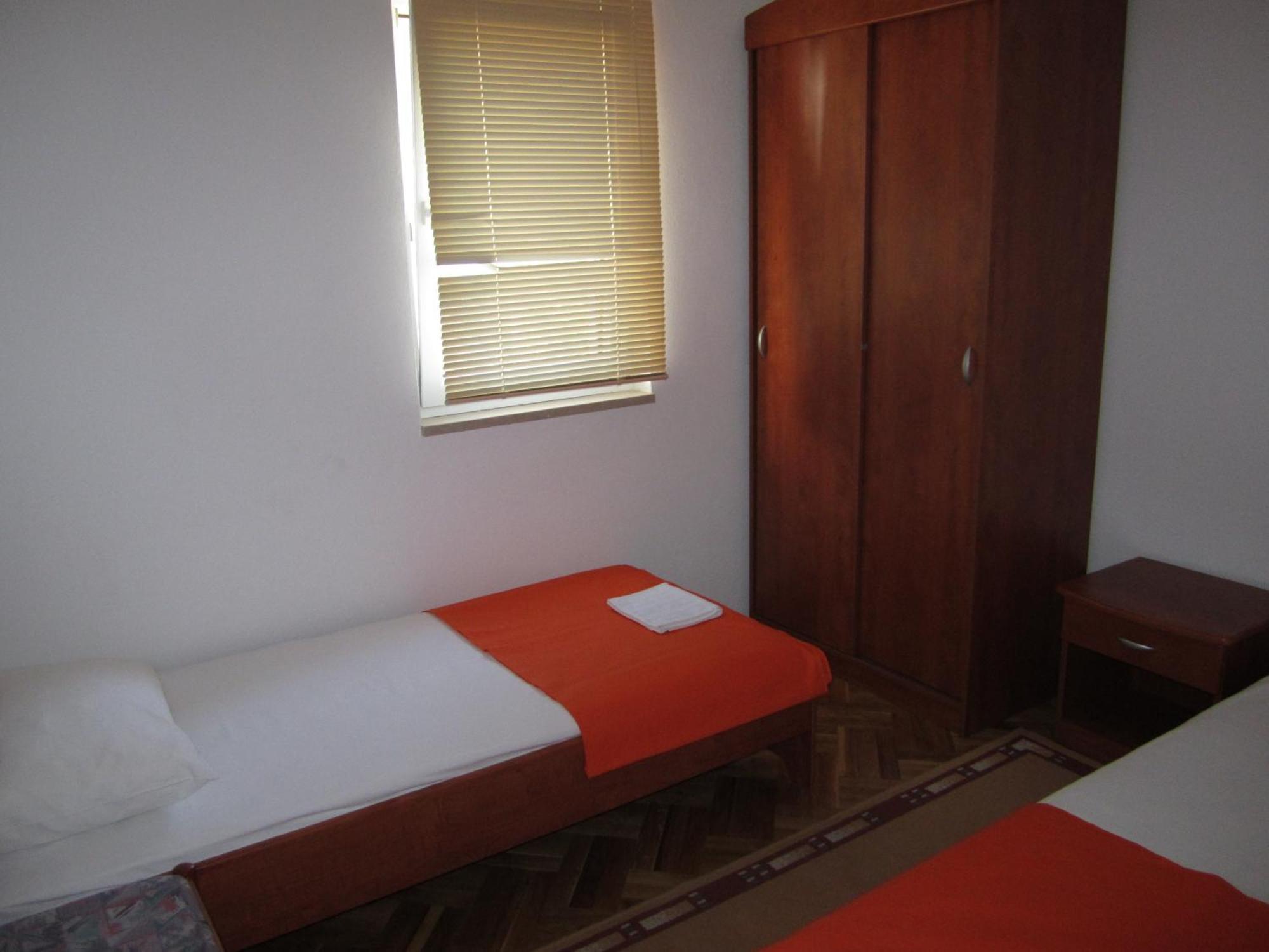 Apartments Nives Supetar Luaran gambar