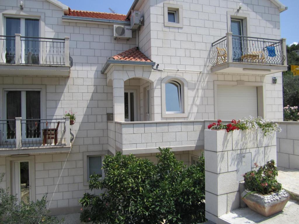 Apartments Nives Supetar Luaran gambar