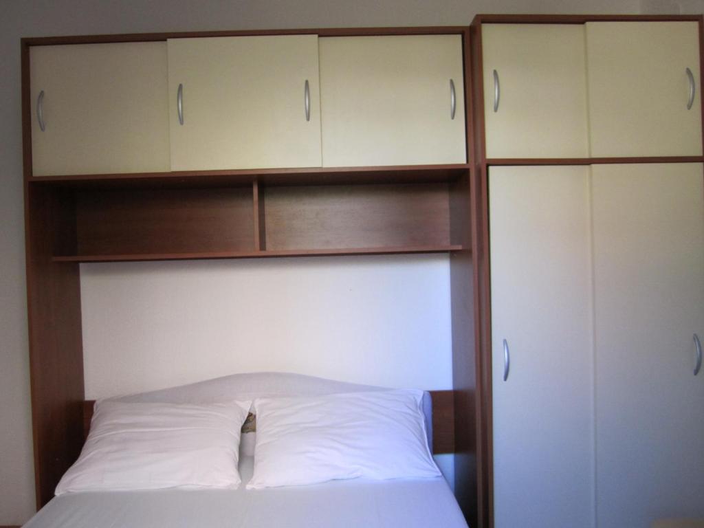 Apartments Nives Supetar Luaran gambar