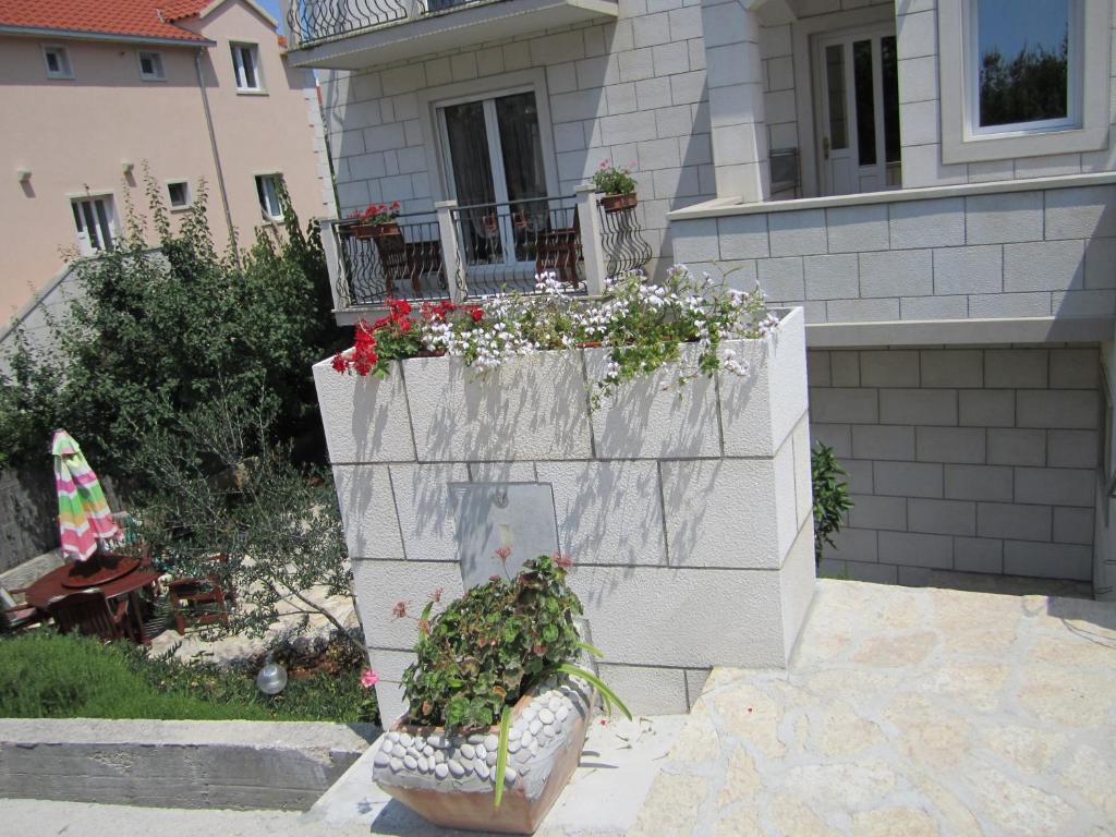 Apartments Nives Supetar Luaran gambar